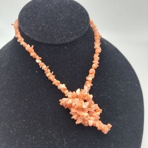 Vintage Elegant Coral Chip  Necklace 11.5", GC.